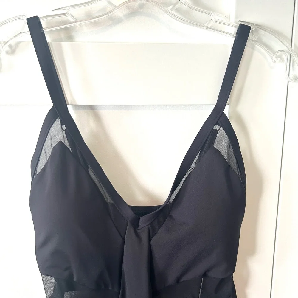 NWT Kenneth Cole Women's Black Mesh Detail One Piece Swimsuit in Size‎ M